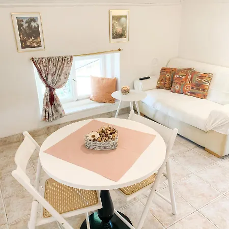 Flip Flops Apartment *